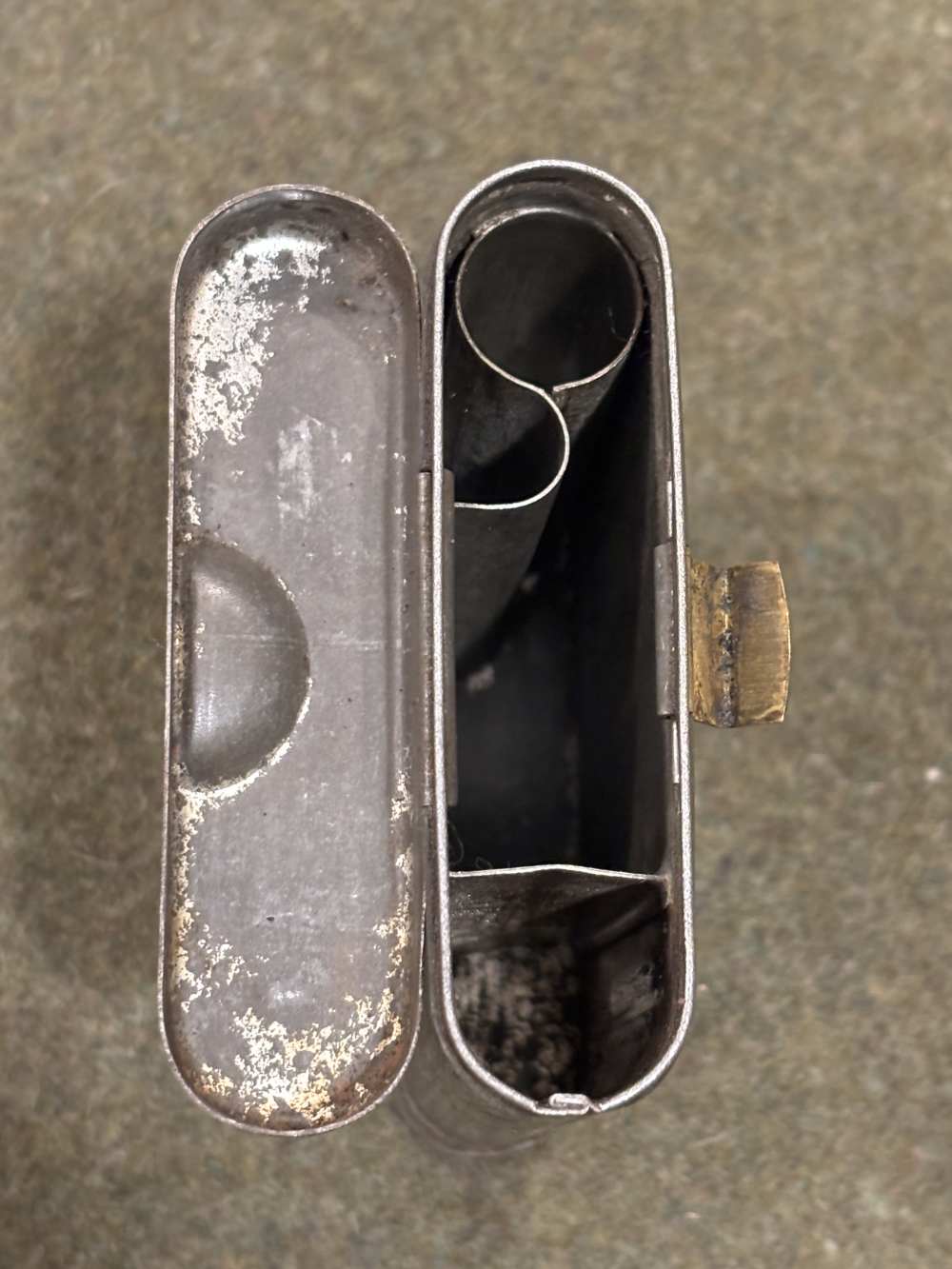 WWII German K98 - RG34 Cleaning Kit - Unmarked Tin - Good Condition-img-5