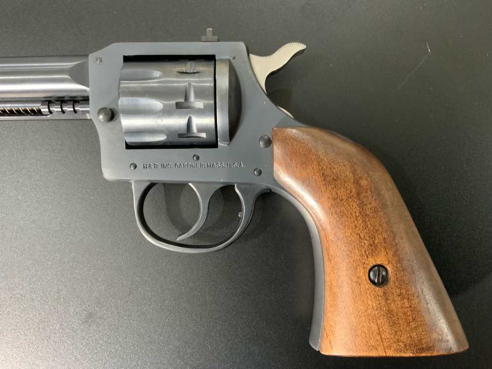 H&R 949 MINT NEW UNFIRED! Rare find here 22lr-img-4