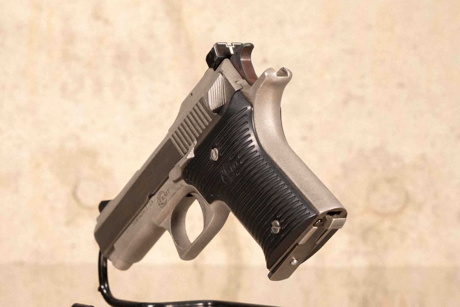 AMT Automag II Compact .22 Magnum-img-4