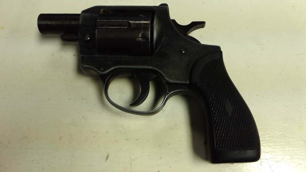 FIE Arms Revolver Standard .38spl (pitted finish)-img-1