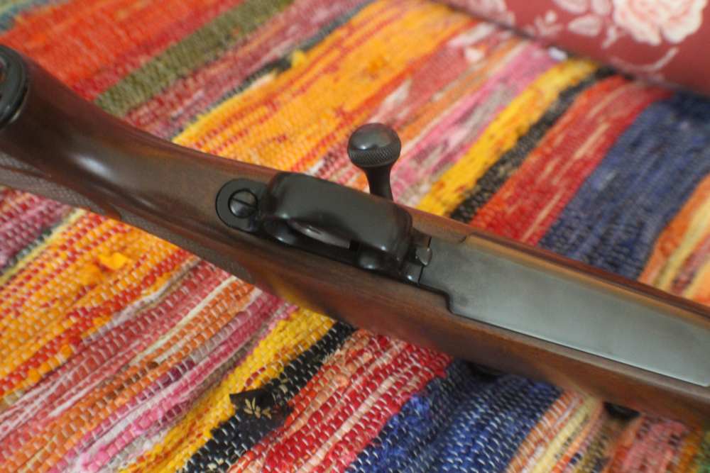 Winchester Model 70 Featherweight 270 Winchester 22-inch barrel -img-0