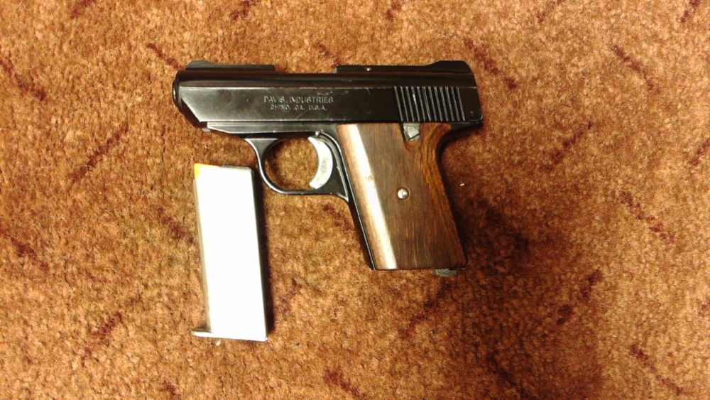 Davis Industries P-32 (parts gun)-img-1