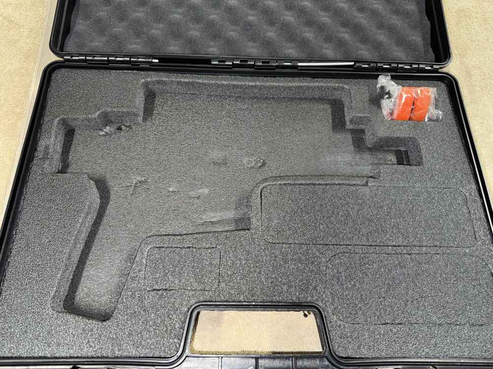 UTAS UT9-M Mini 9mm Semi Auto Pistol 6” Barrel (7) Mags Case Folding Grip-img-13