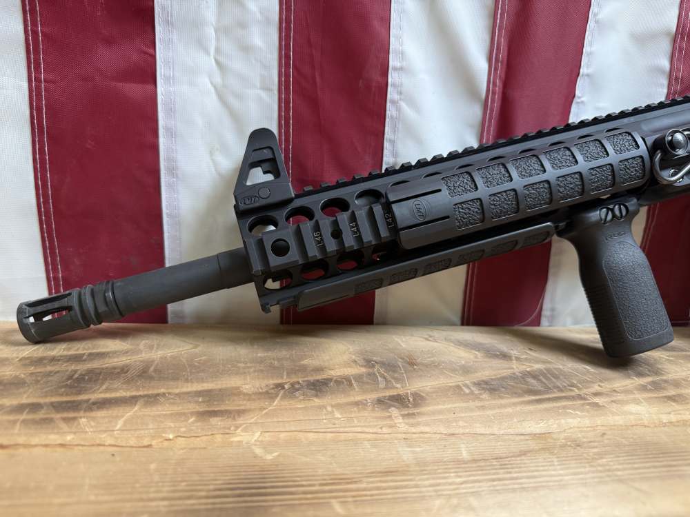*Sought After* 16” LMT LM308MWS 7.62x51mm w/ Sights *Like New*-img-1
