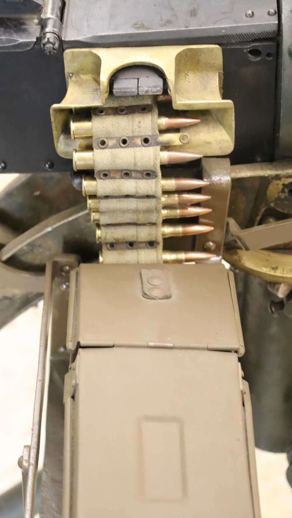 WWII BRITISH VICKERS WATER COOLED .303 BRITISH W/ TRIPOD (INERT)-img-12