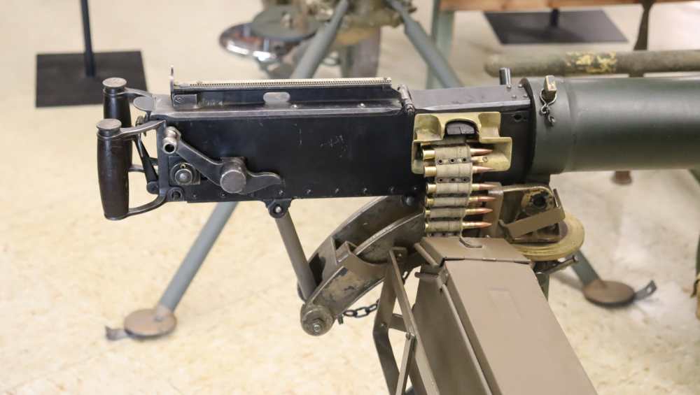 WWII BRITISH VICKERS WATER COOLED .303 BRITISH W/ TRIPOD (INERT)-img-1