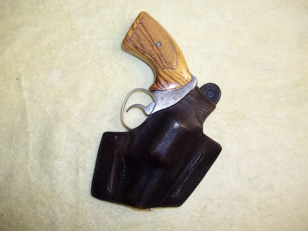 Colt Detective Special Cobra  Safariland R/H Low Silhouette Lined Holster-img-0