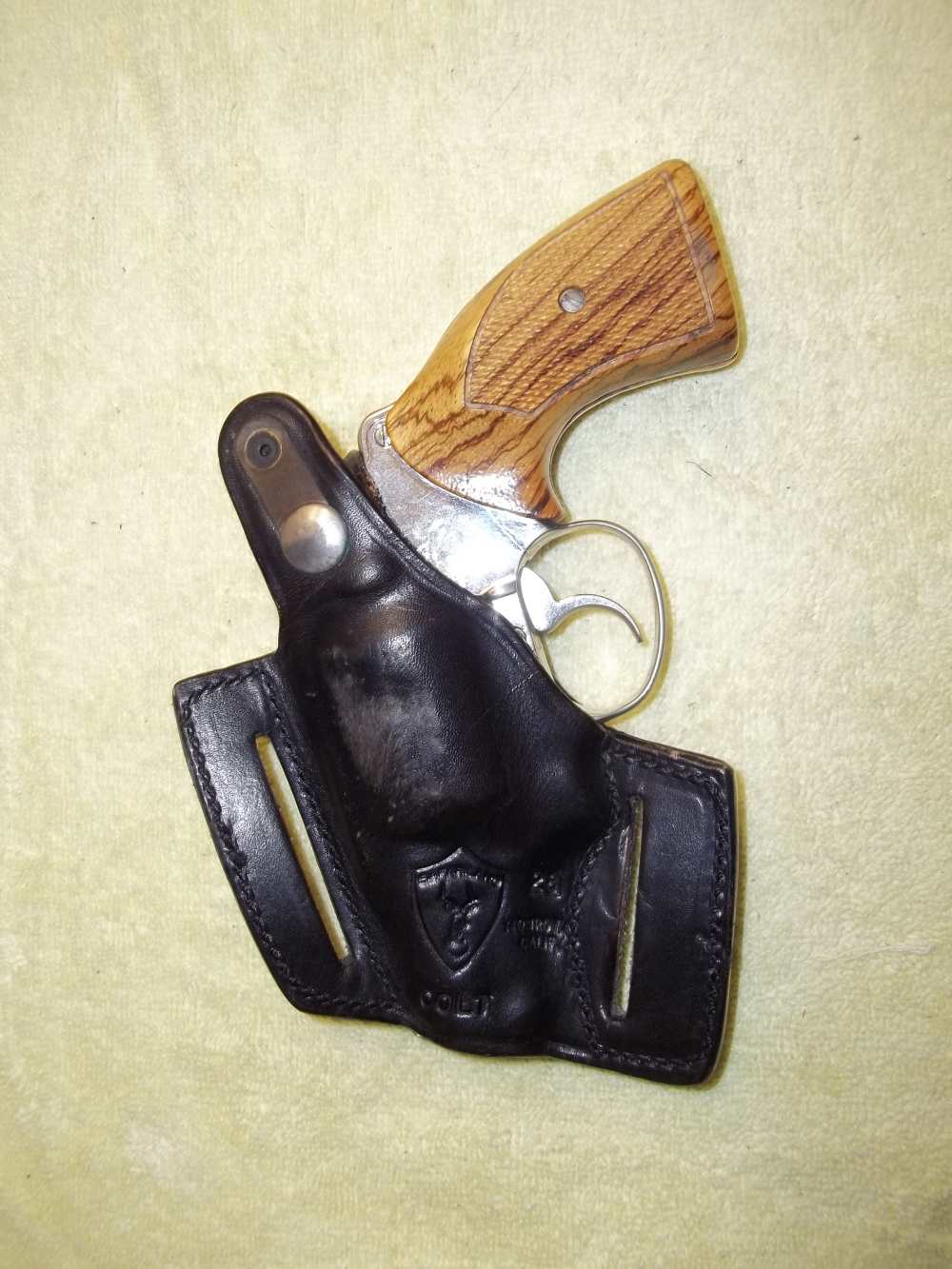 Colt Detective Special Cobra  Safariland R/H Low Silhouette Lined Holster-img-1