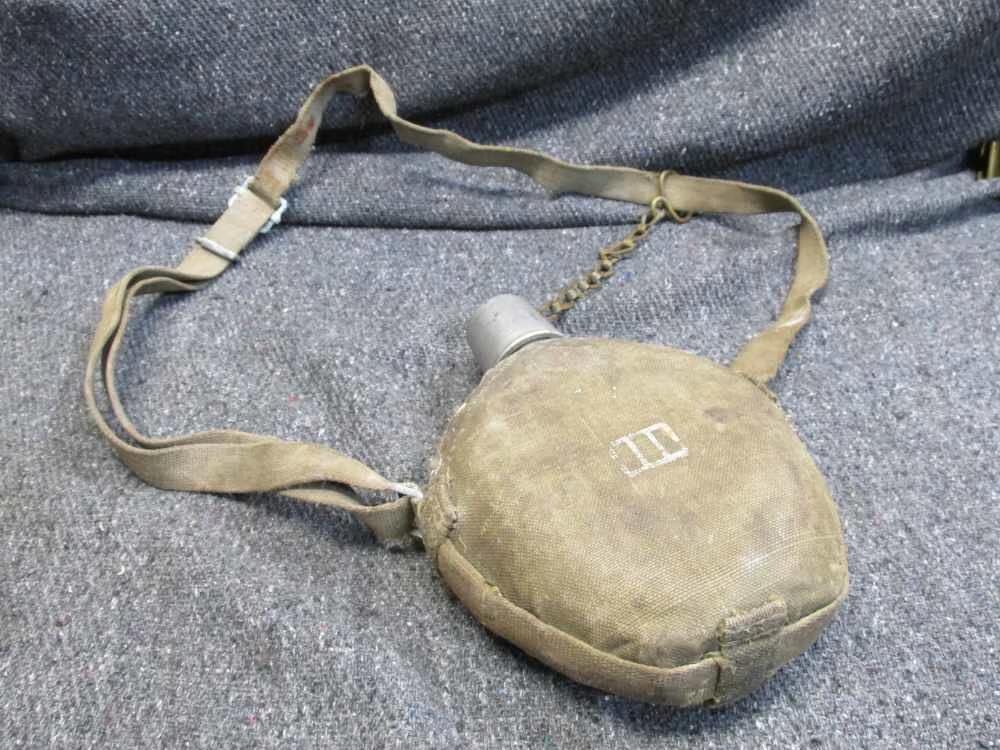 JAPANESE WWII NAVAL LANDING FORCE (MARINE) CANTEEN WITH KANJI ON COVER-img-0