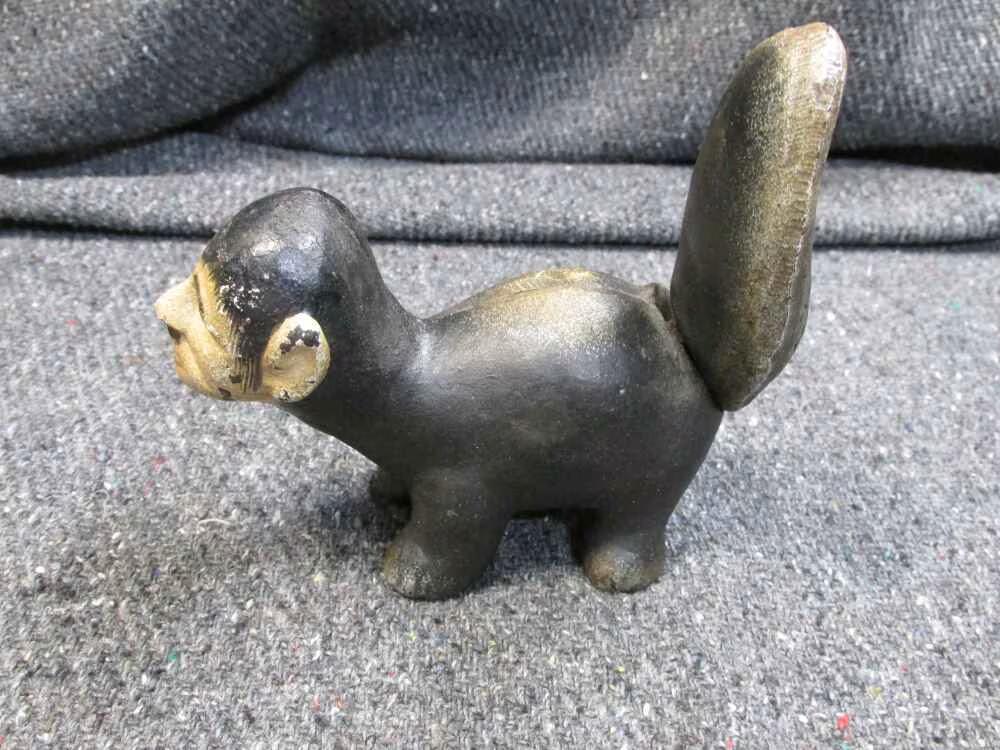 WWII CAST IRON SKUNK ADOLF H. WARTIME PROPAGANDA PIECE PRE-1945-img-2