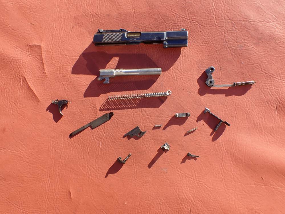 BROWNING HI POWER PRE WAR 9MM PISTOL WITH TANGENT SIGHT FACTORY PARTS KIT -img-0