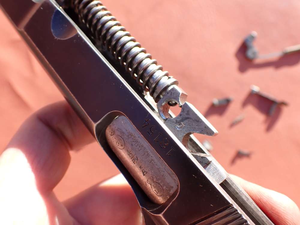 BROWNING HI POWER PRE WAR 9MM PISTOL WITH TANGENT SIGHT FACTORY PARTS KIT -img-152