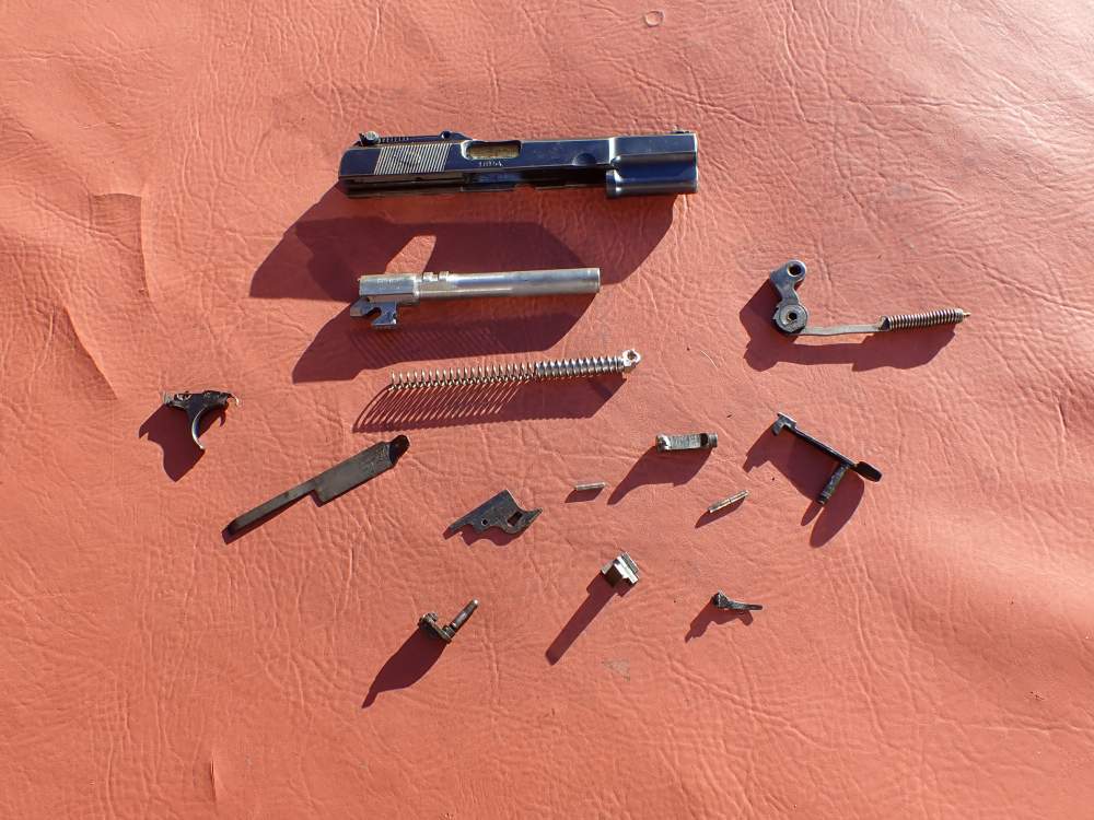BROWNING HI POWER PRE WAR 9MM PISTOL WITH TANGENT SIGHT FACTORY PARTS KIT -img-1