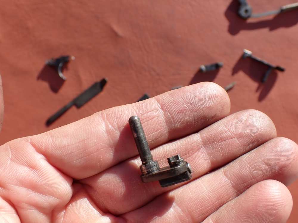 BROWNING HI POWER PRE WAR 9MM PISTOL WITH TANGENT SIGHT FACTORY PARTS KIT -img-170