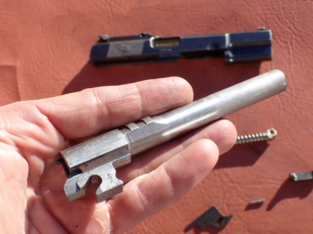 BROWNING HI POWER PRE WAR 9MM PISTOL WITH TANGENT SIGHT FACTORY PARTS KIT -img-109