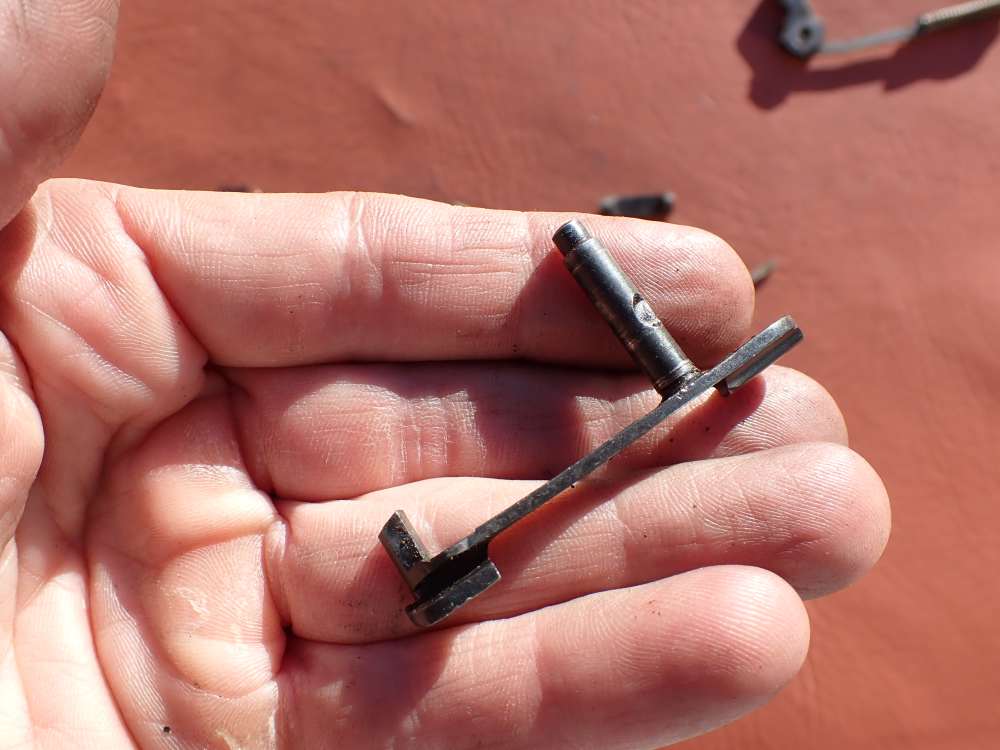 BROWNING HI POWER PRE WAR 9MM PISTOL WITH TANGENT SIGHT FACTORY PARTS KIT -img-178