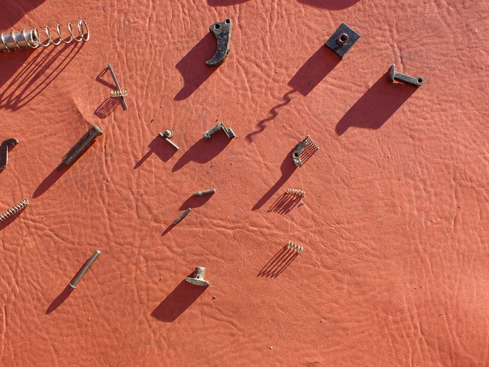 ERMA EP-25 FACTORY .25ACP PISTOL PARTS KIT SET WITH ORIGINAL GRIPS-img-45