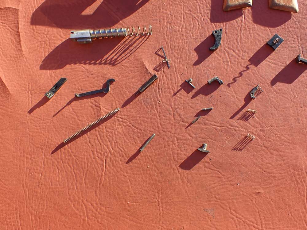 ERMA EP-25 FACTORY .25ACP PISTOL PARTS KIT SET WITH ORIGINAL GRIPS-img-41