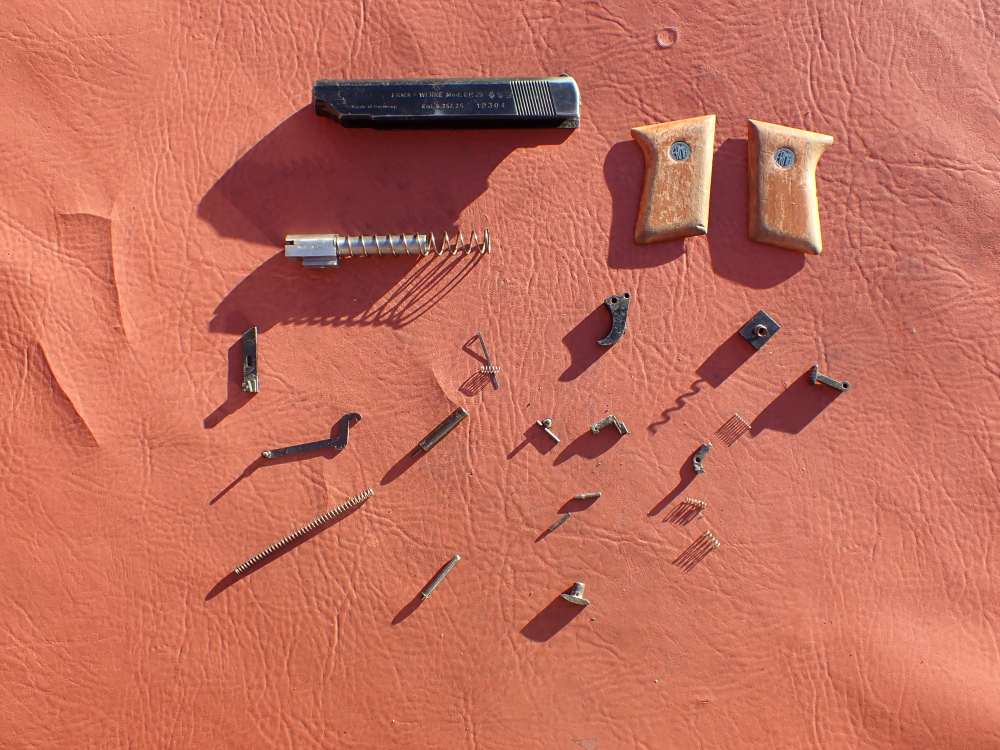 ERMA EP-25 FACTORY .25ACP PISTOL PARTS KIT SET WITH ORIGINAL GRIPS-img-0