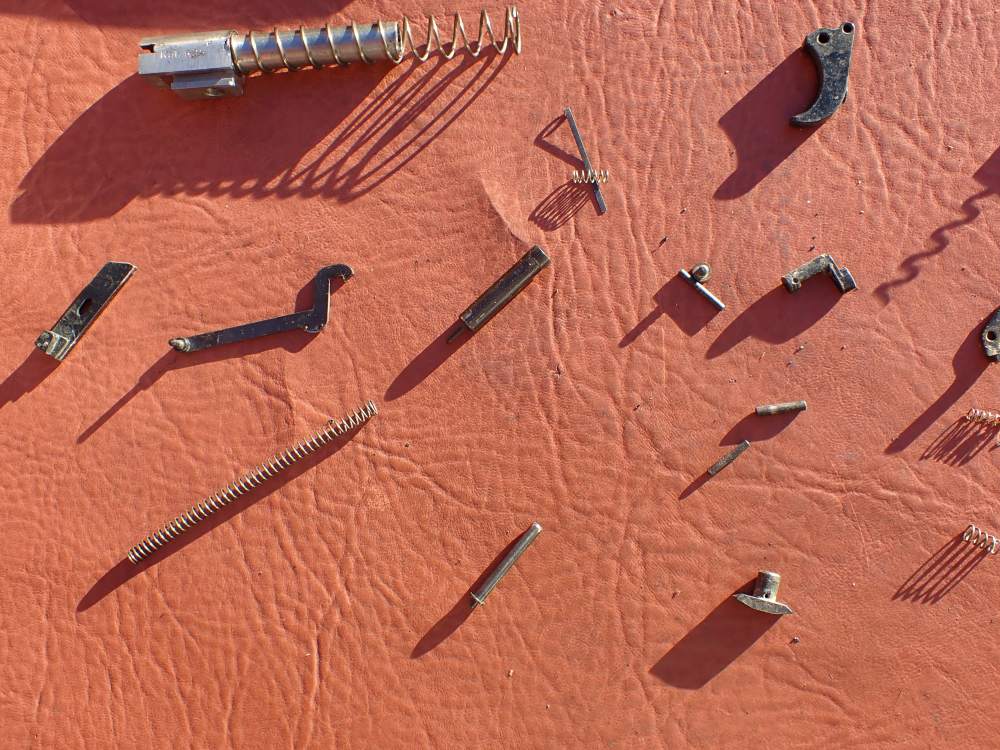 ERMA EP-25 FACTORY .25ACP PISTOL PARTS KIT SET WITH ORIGINAL GRIPS-img-43