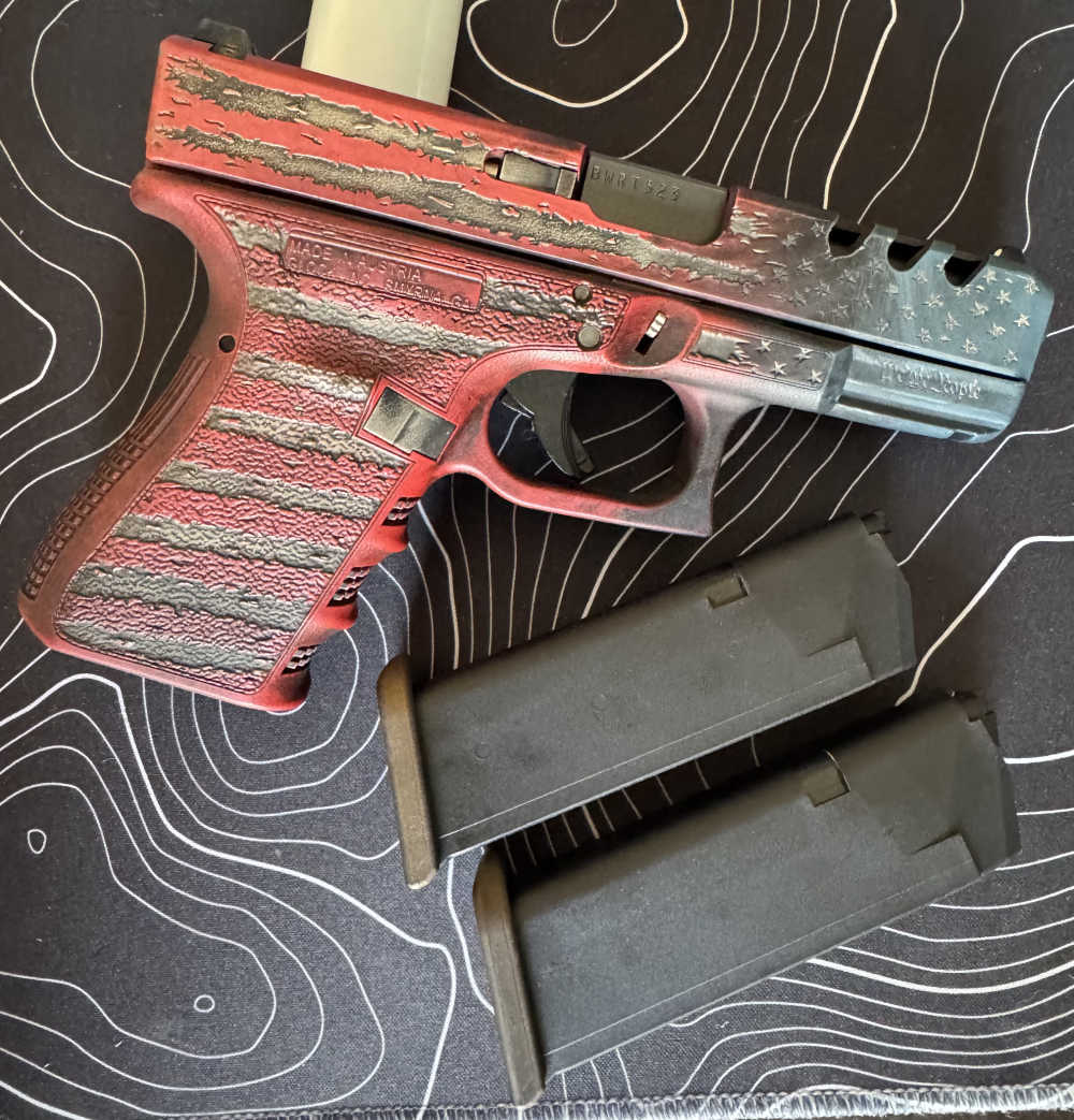 Glock 19 Gen 3, laser engraved and Cerakote, Tattered Flag-img-1