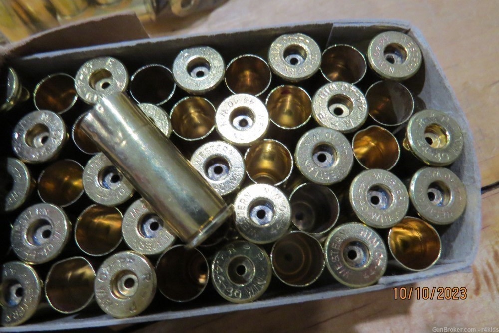 44-40 Brass 110 pieces 47 factory loaded rounds and 17 reloads-img-1