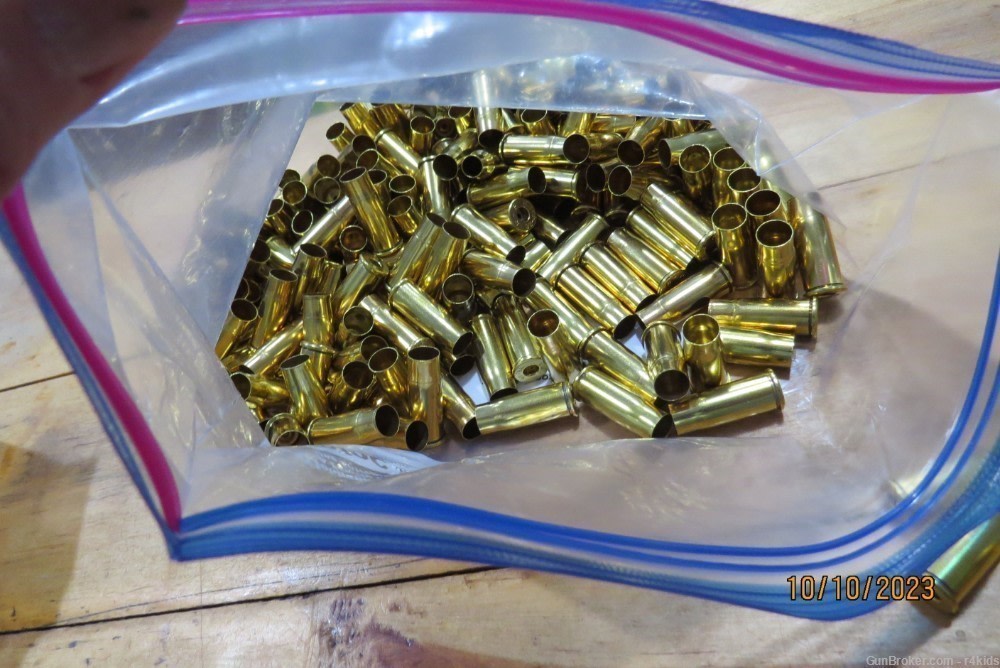 195 Pieces of cleaned and deprimed 38-40 brass mixed headstamps-img-3