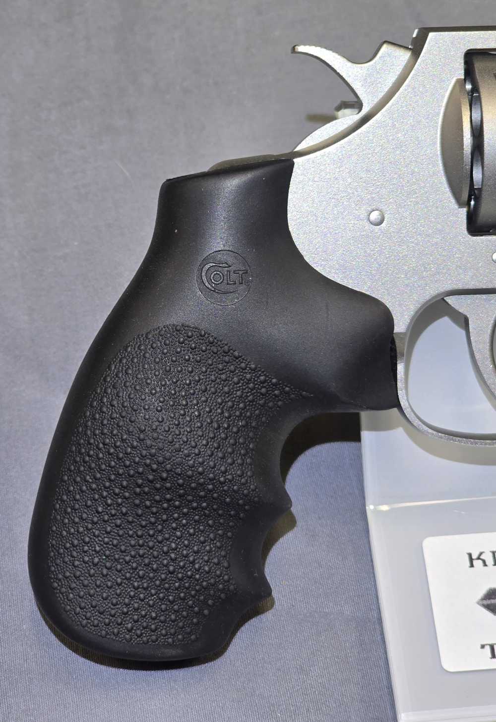 USED Colt Cobra 2" Barrel .38 Special+P Revolver Colt Rubber Grip Cobra -img-3