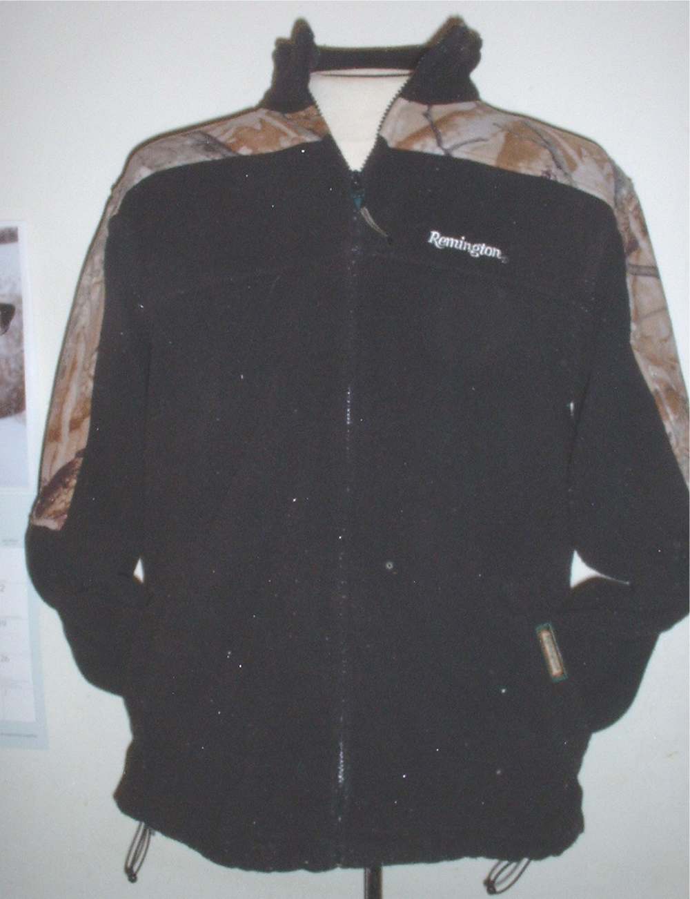 Remington fleece jacket black w autumn foilage size MEDIUM-img-8