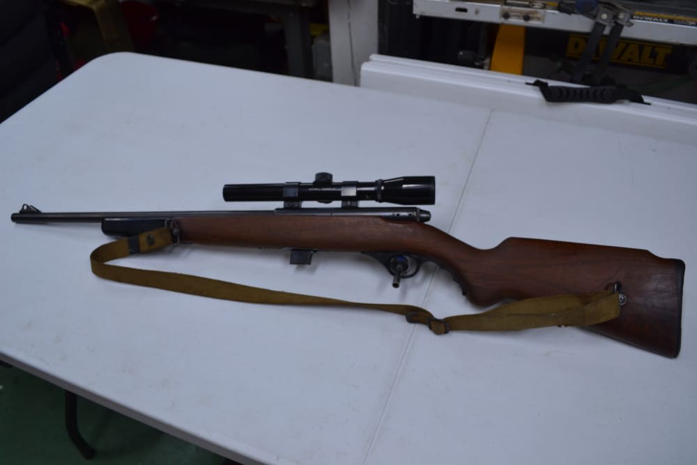 Mossberg Model 152 .22LR s/a rifle w/scope 18-1/4" barrel-img-0