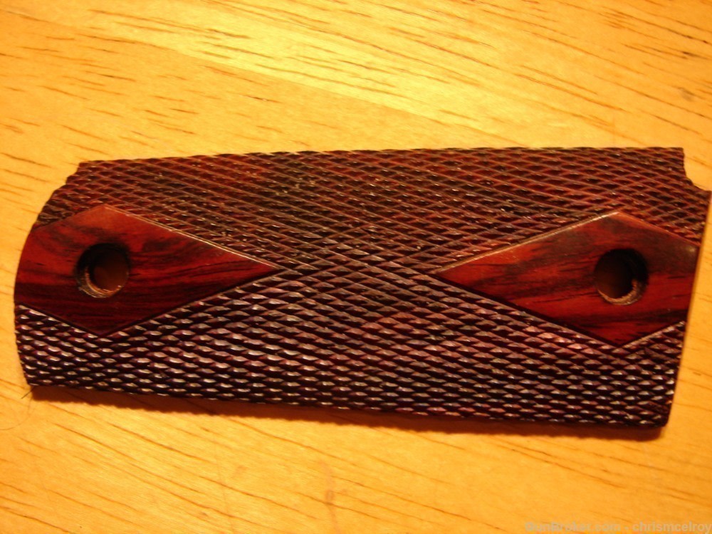 1911 OFFICERS MODEL GRIPS FANCY WALNUT DIAMOND PATERN-img-1