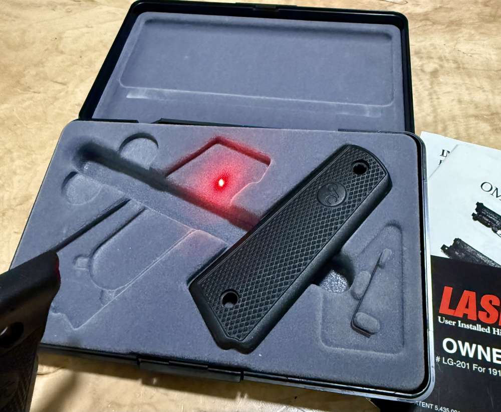Crimson Trace Model LG-201 1911 Government & Commander Laser Grips in Box-img-3