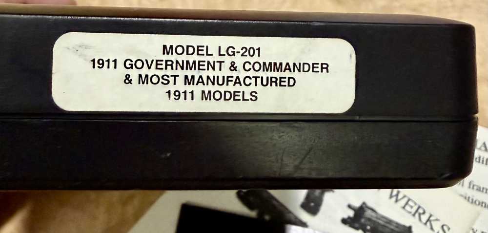 Crimson Trace Model LG-201 1911 Government & Commander Laser Grips in Box-img-2