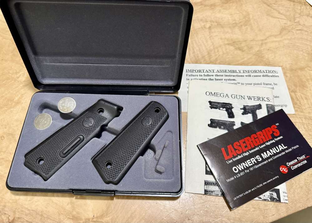 Crimson Trace Model LG-201 1911 Government & Commander Laser Grips in Box-img-0