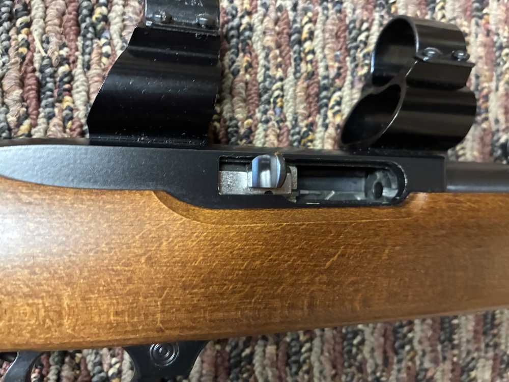 Ruger 10/22 carbine old style like new, wood stock, scope rings-img-3