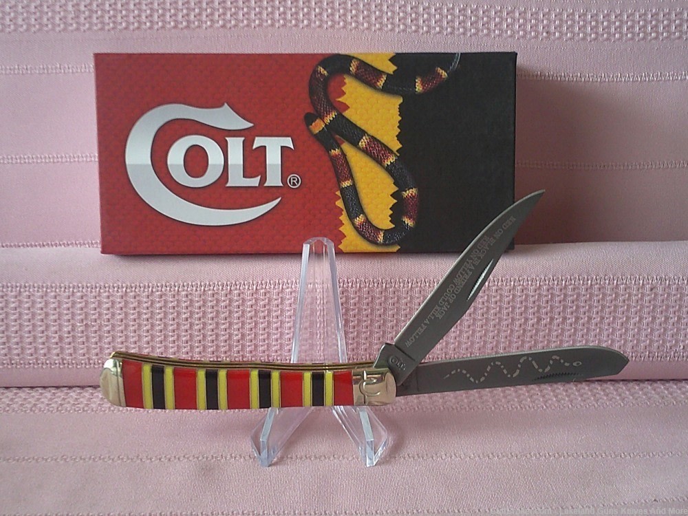 NIB Colt Coral Snake Series 2 Blade Trapper Titanium Blade Coated Knife.-img-1