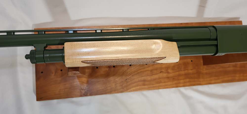 Beautiful refurbished Mossberg 535  12ga   3 1/2" multi-choke!-img-3