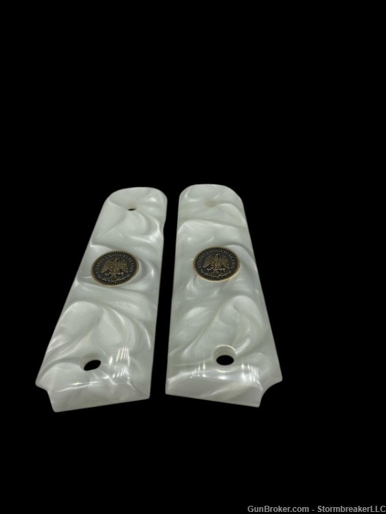 1911 White pearl "Mexican Peso"-img-0