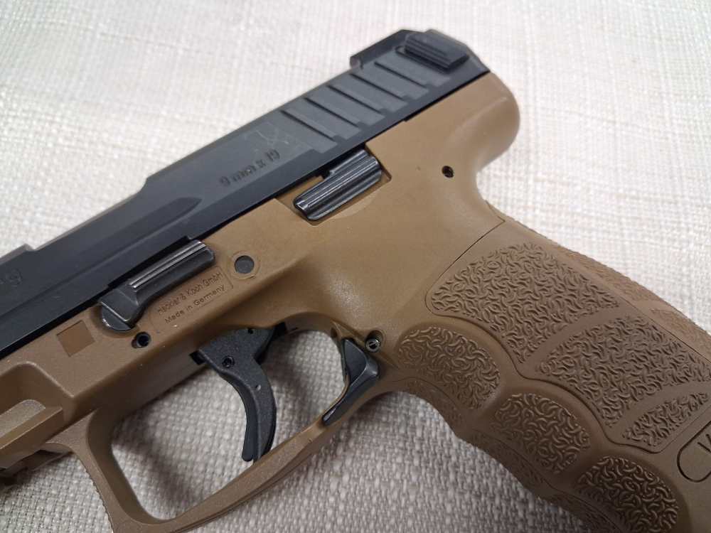 Heckler & Koch HK VP9 FDE 4.1" 9mm 17+1 w Case, 1 Mag-img-8
