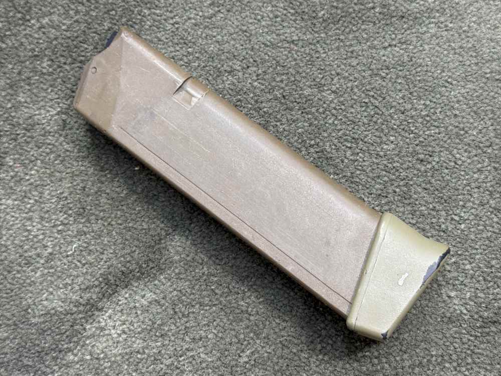 Glock 22 16rd Magazine 40 S&W Army Delta Force SOF 15rd +1rd Extension FDE -img-1