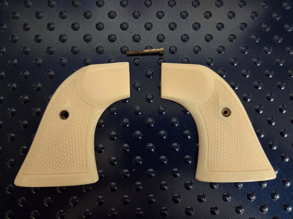 Faux Ivory Eagle Grips for Ruger Blackhawk-img-0