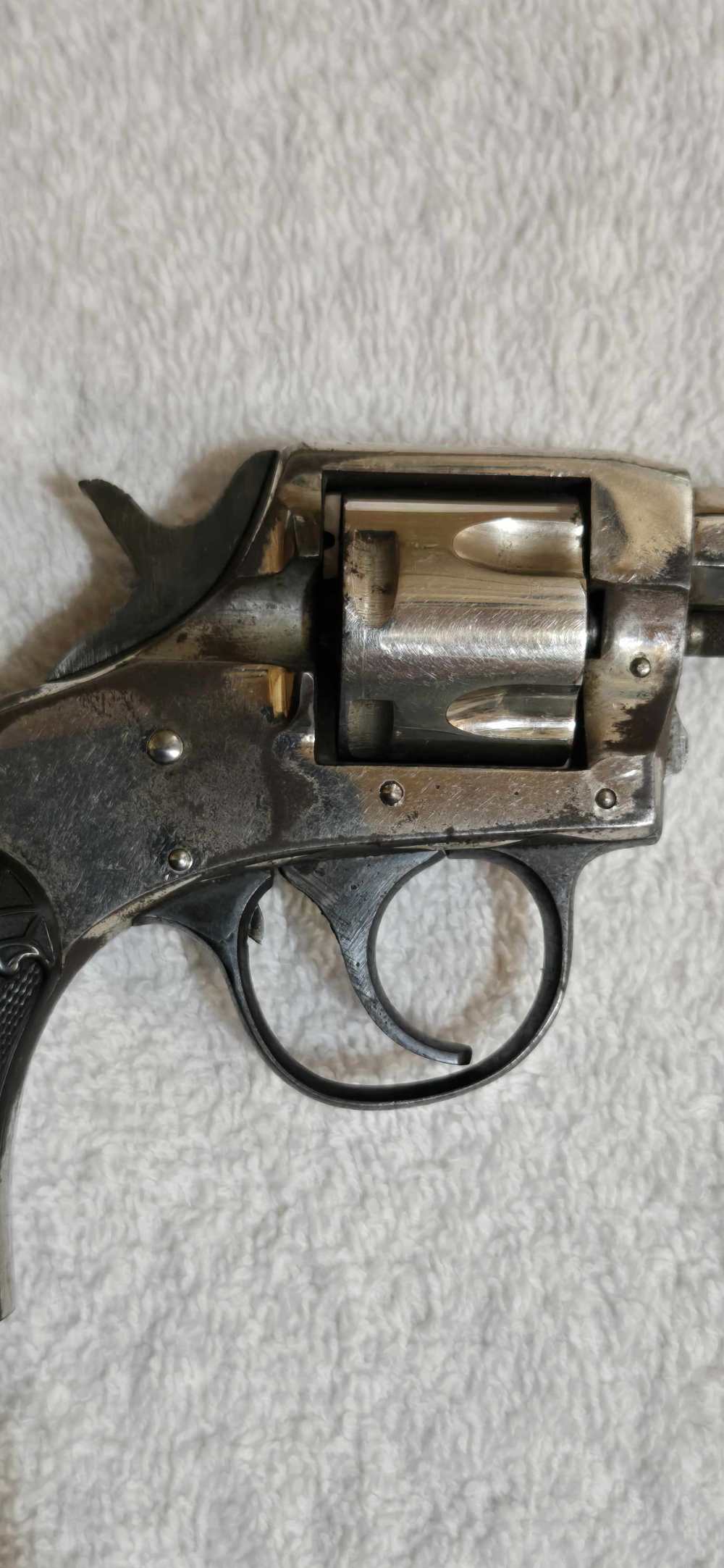 H&R YOUNG AMERICAN .32 SW-img-4
