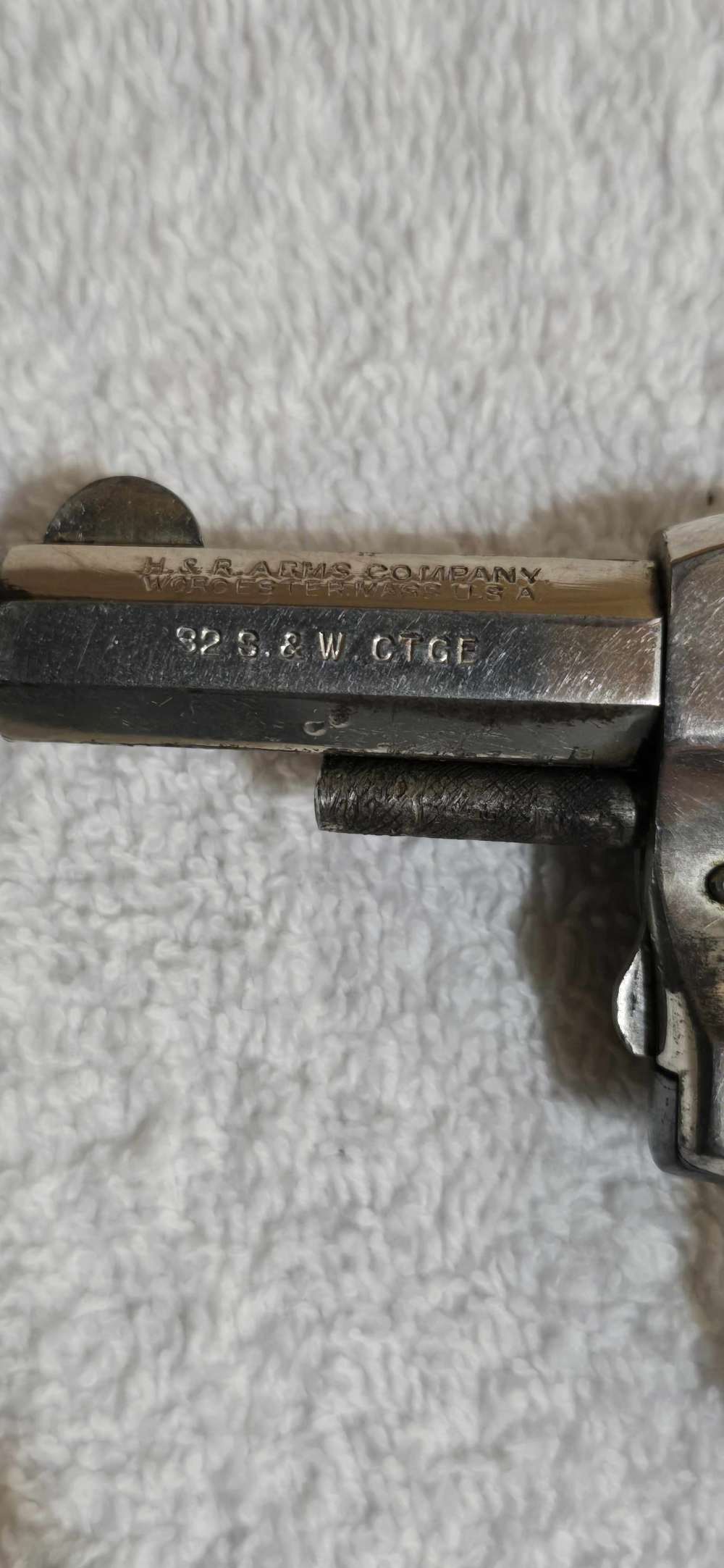 H&R YOUNG AMERICAN .32 SW-img-6