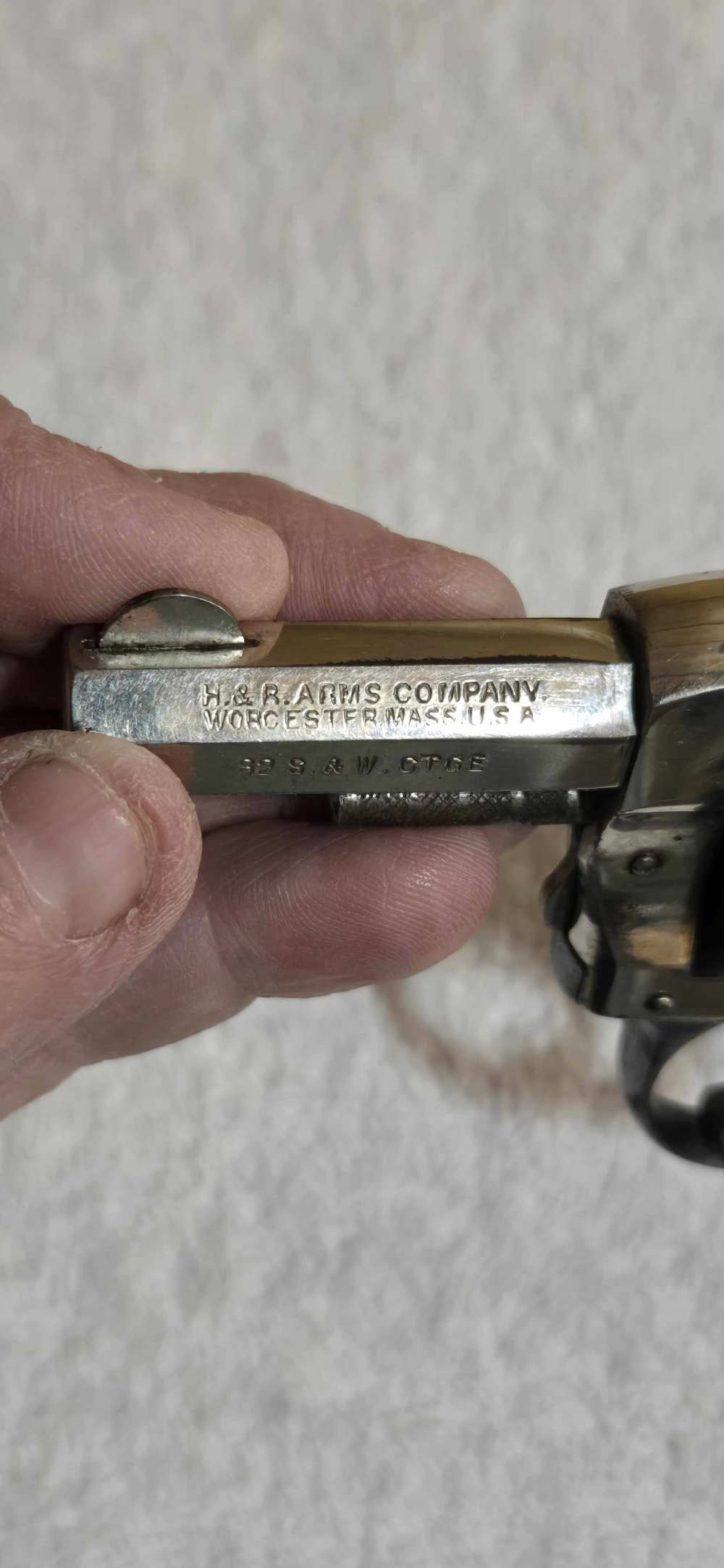 H&R YOUNG AMERICAN .32 SW-img-8