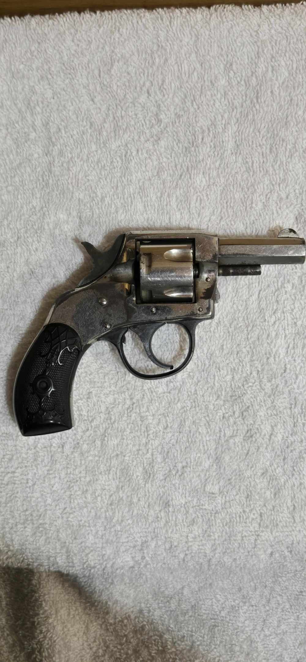 H&R YOUNG AMERICAN .32 SW-img-1