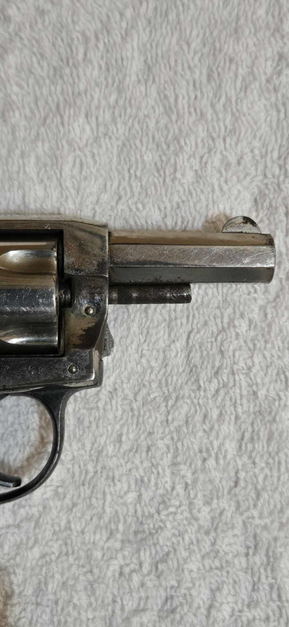 H&R YOUNG AMERICAN .32 SW-img-11