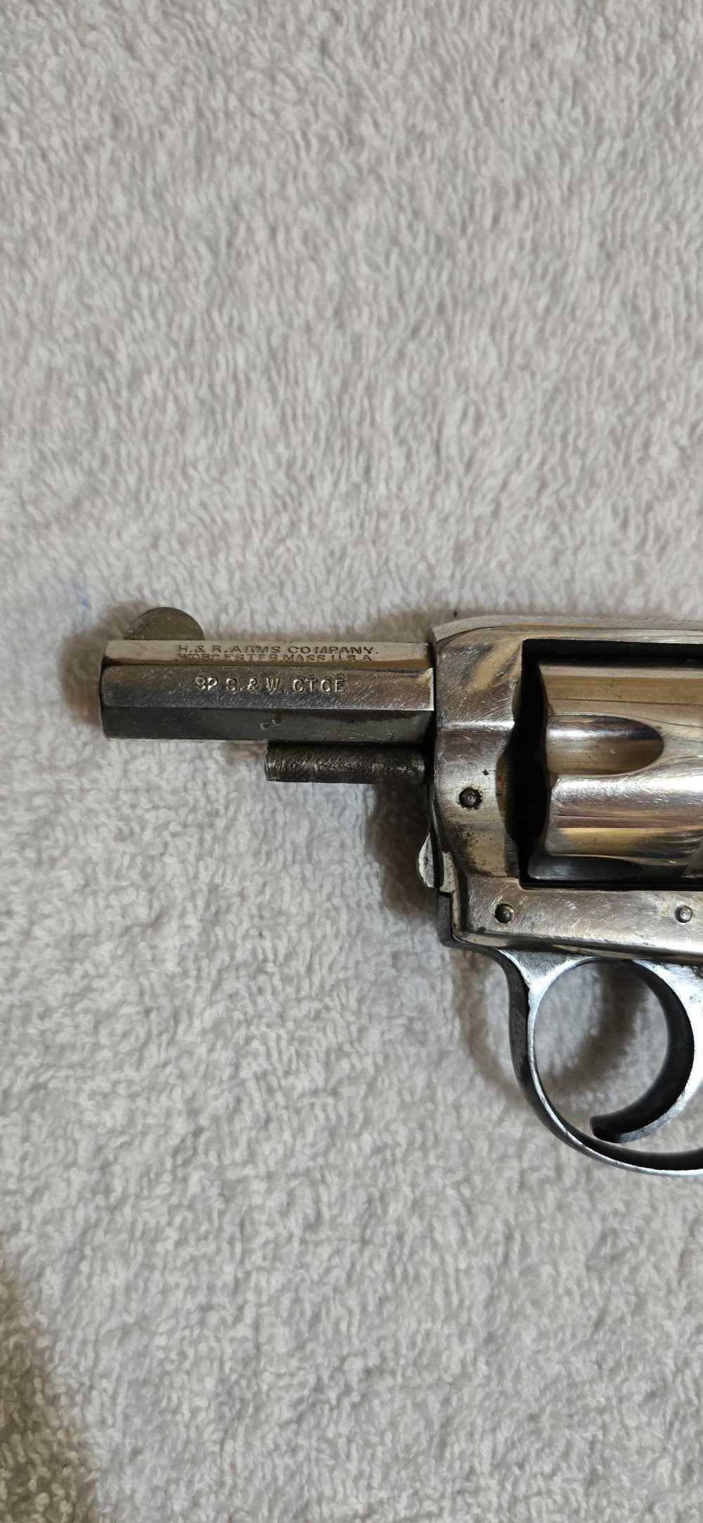 H&R YOUNG AMERICAN .32 SW-img-2