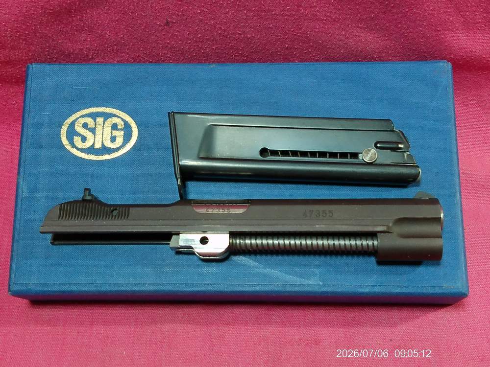 SIG P210 .22LR CONVERSION KIT  IN ORIGINAL BOX test target *MINT*-img-1