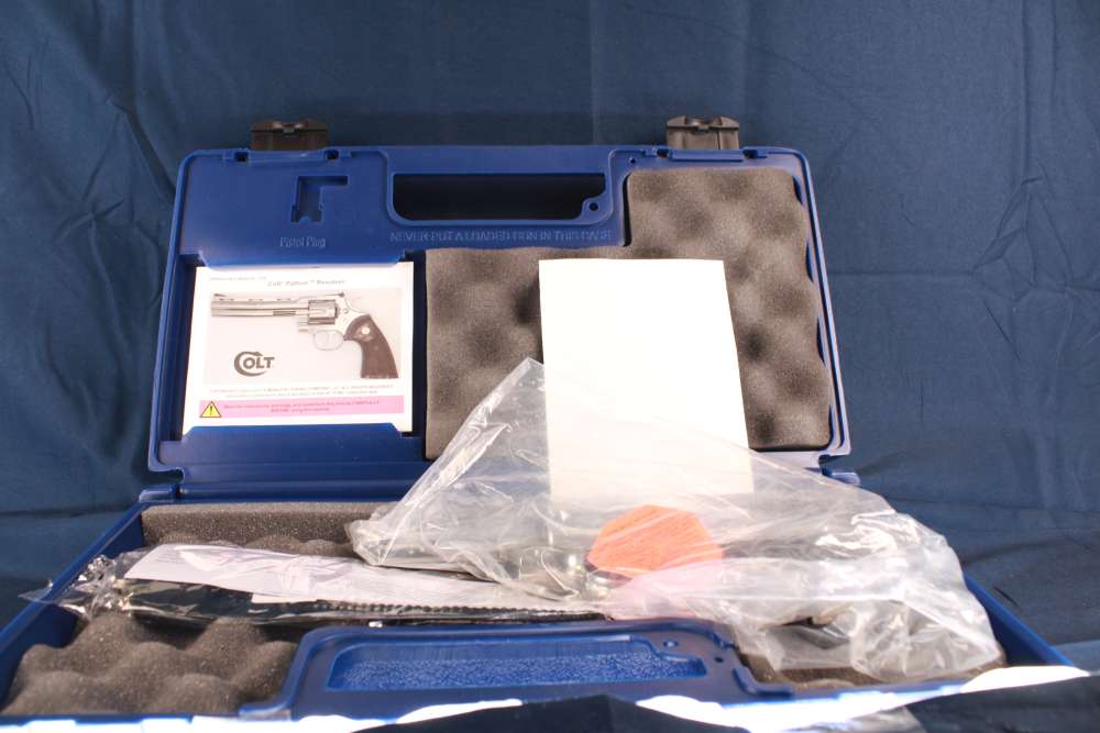 (38447)LNIB looks to be UNFIRED Colt Python 357 MAG 3" barrel -img-18