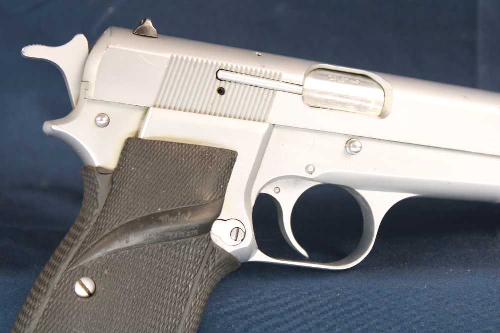 (42763)USED 1976 Browning Hi-Power 9 MM 4.5" barrel W/ (3) Magazines -img-2
